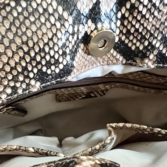 NWOT 🐍 INC snakeskin pattern satchel with detachable shoulder strap - Picture 9 of 10